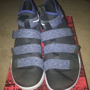 Lebrons 10.5 like new